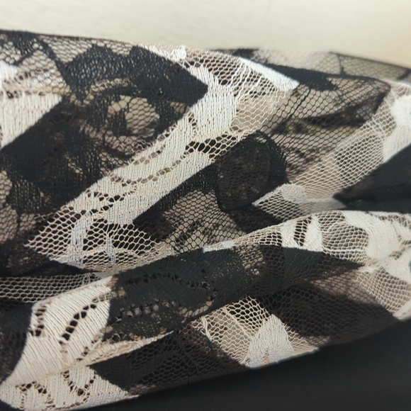 VAVA Chevron Lace Sleeves Off Shoulder Top M - Picture 11 of 16